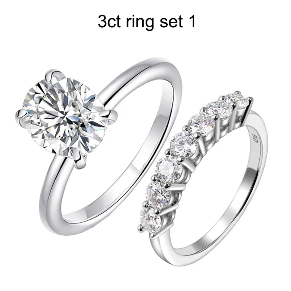 Two-ring silver set with brilliant stones.