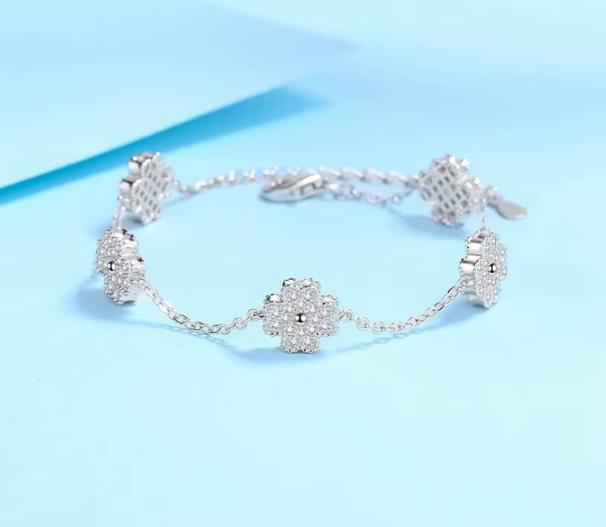 LuxClover Moissanite Four-Leaf Clover Bracelet