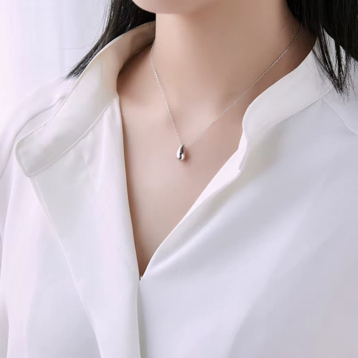  Sterling silver teardrop pendant on chain