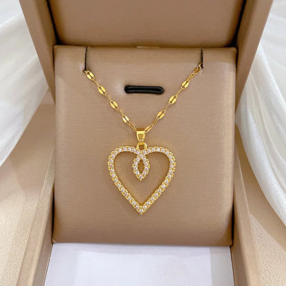 Necklace Hollow Love Heart Pendant Golden Accessories for Women