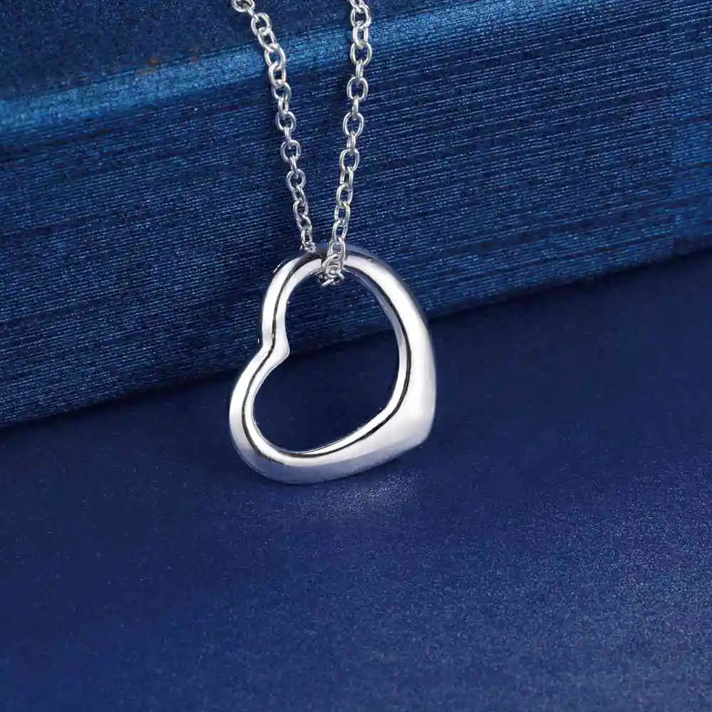 Lovera Heart Necklace – Sculpted Elegance in Silver & Gold