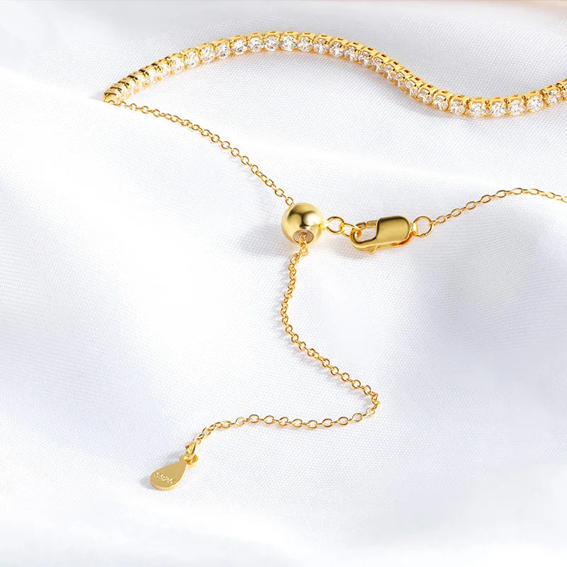 Solvéa moissanite pendant necklace in gold finish with adjustable chain