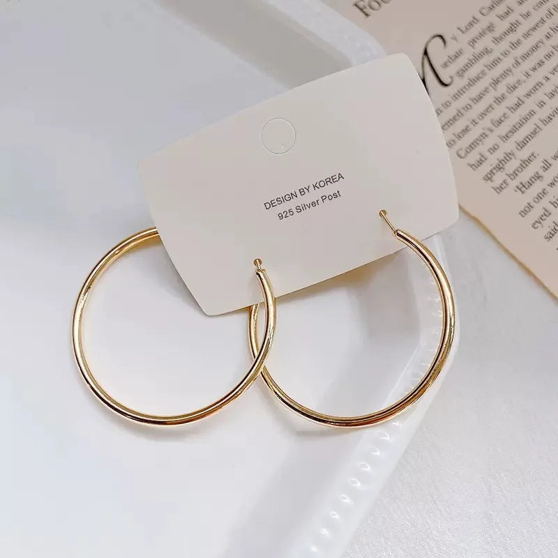 Elegant Geometric Circle Hoop Earrings.