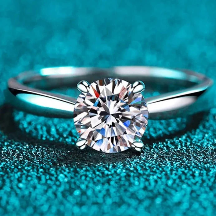 Round Moissanite Rings