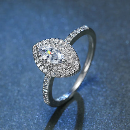 Luxurious ring with crystals and white zirconium.