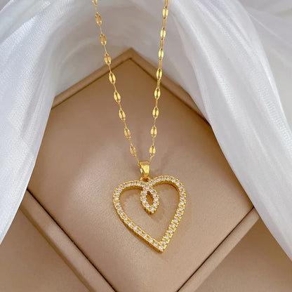 Necklace Hollow Love Heart Pendant Golden Accessories for Women