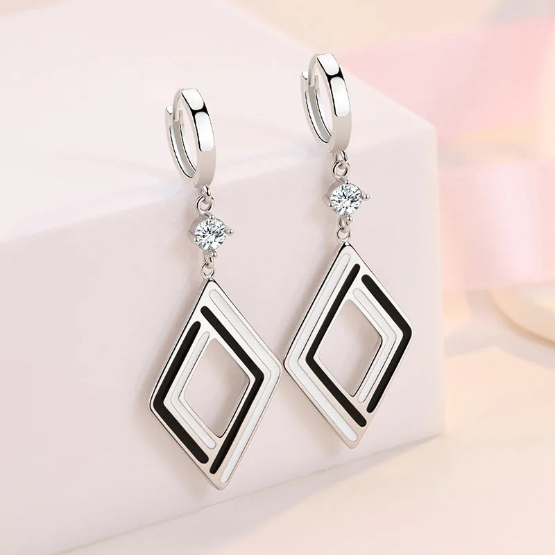 Trendy Geometric  Earrings For Women  Jewelry Black and White Line.