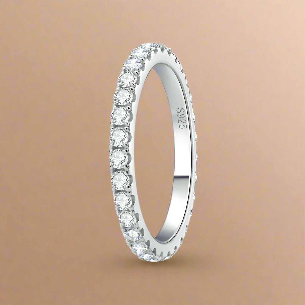 Packaging layout – ring with certificate and polishing cloth