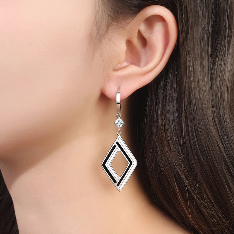 Trendy Geometric  Earrings For Women  Jewelry Black and White Line.