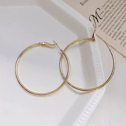 Elegant Geometric Circle Hoop Earrings.