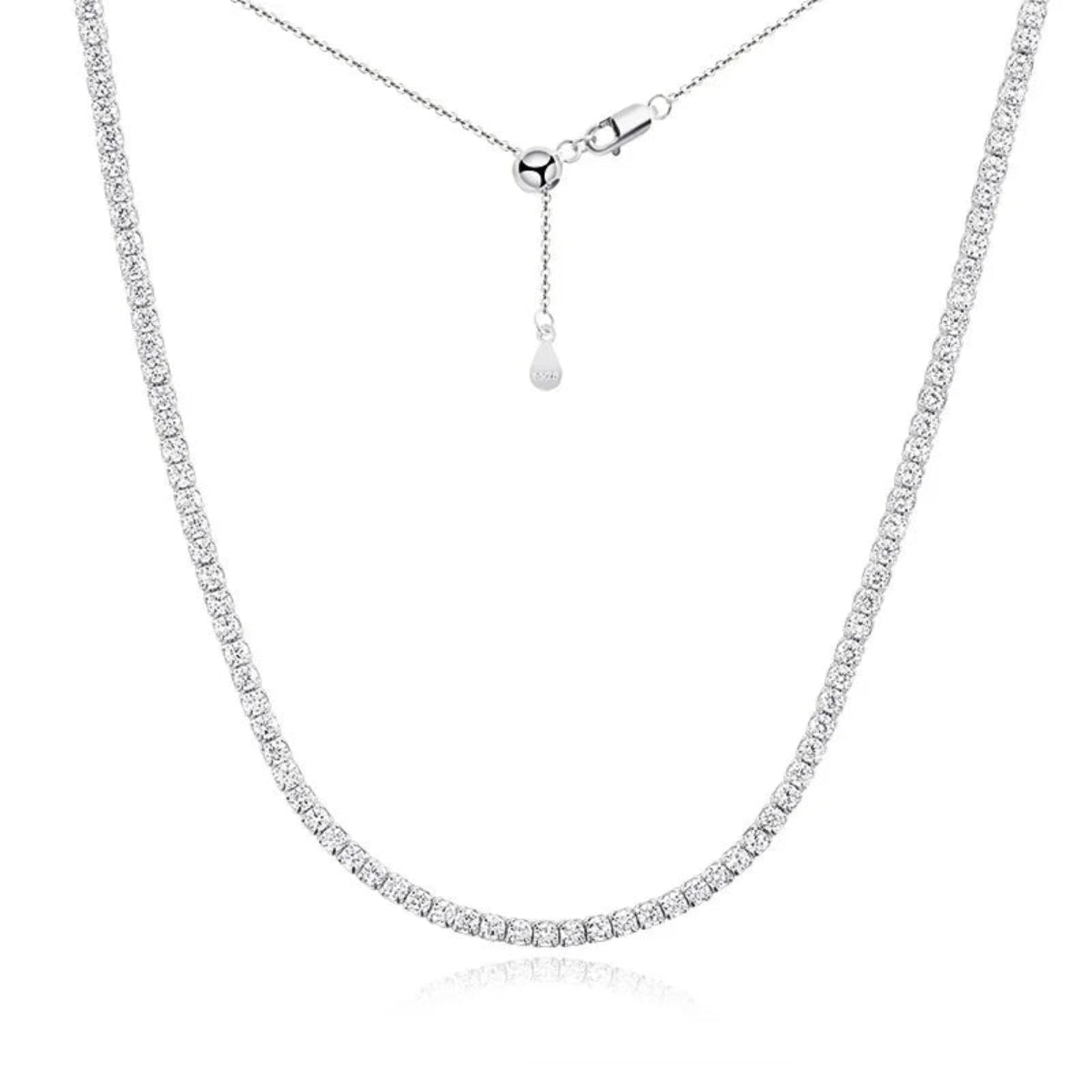 Model wearing silver version of the Solvéa moissanite necklace