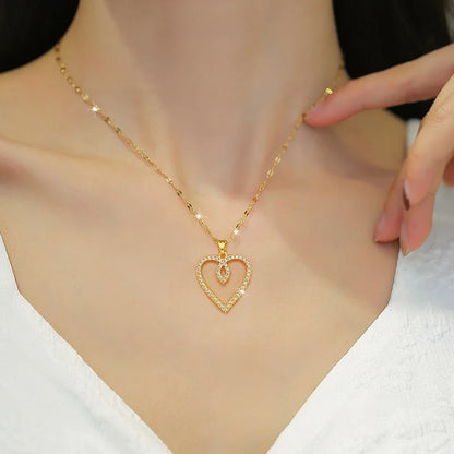 Necklace Hollow Love Heart Pendant Golden Accessories for Women