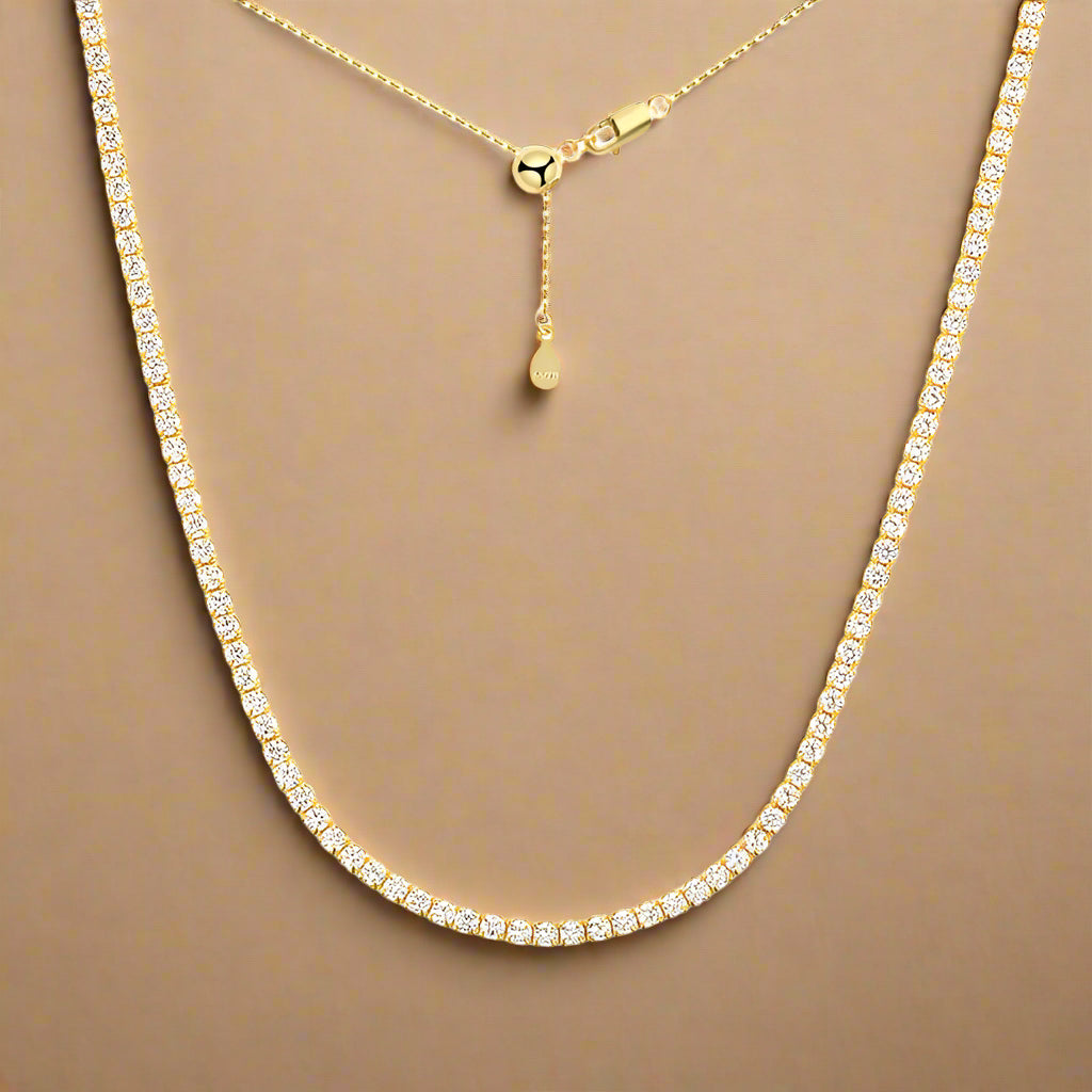 Solvéa moissanite pendant necklace in gold finish with adjustable chain