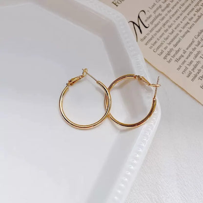 Elegant Geometric Circle Hoop Earrings.